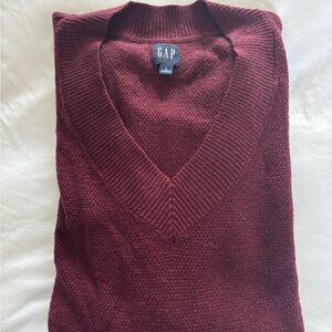 GAP burgundy V-Neck Sweater -new without tags